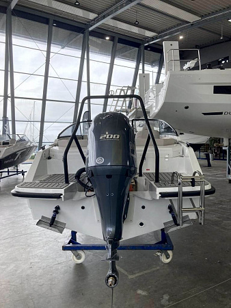 Моторный катер Finnmaster R6